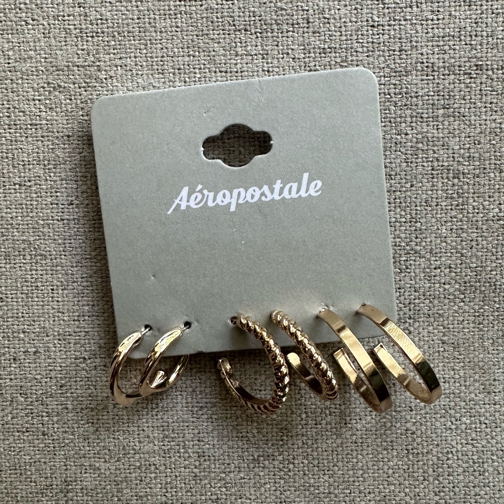 Nwt Aeropostale Gold Hoop Earrings 9$